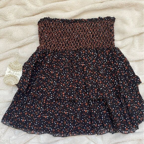 NWT Altar’d State smocked high-waisted mini skirt small BRAND NEW - Picture 2 of 5